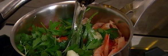 плов из бурого риса с креветками