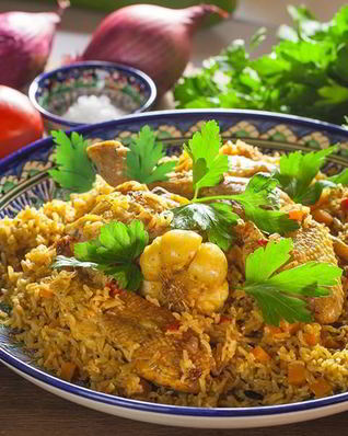 Плов из бурого риса с курицей