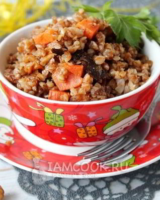 Плов из гречки с грибами и орехами