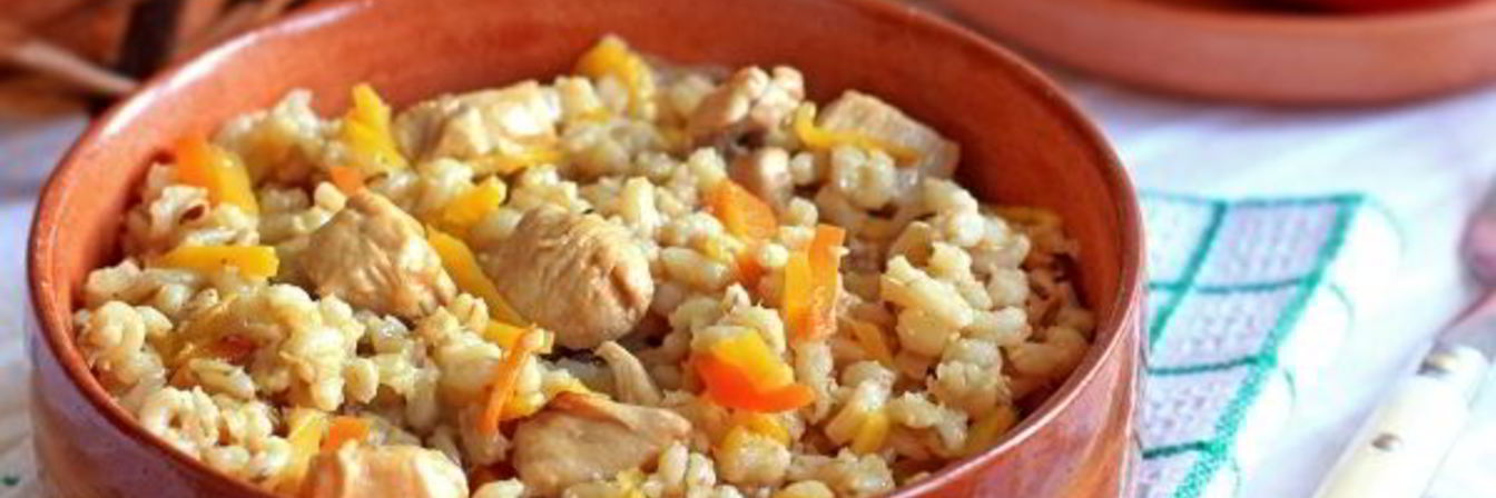 Плов из перловки с курицей