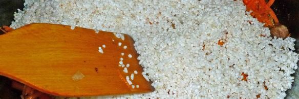 плов на сковороде со свининой