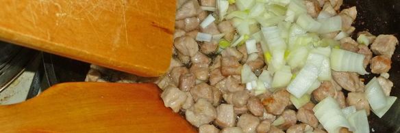 плов на сковороде со свининой