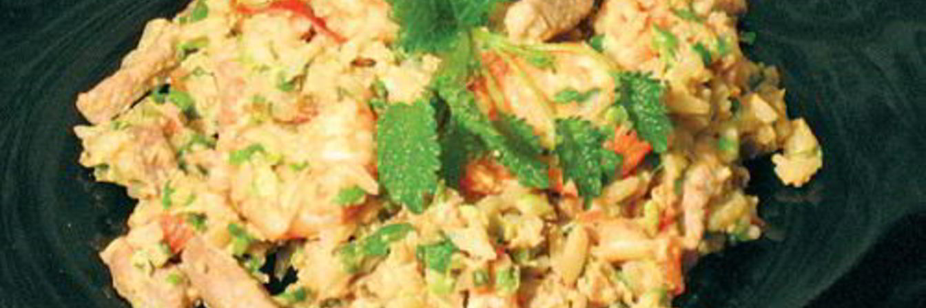 Плов по-тайски со свининой и креветками