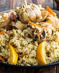 Плов с курицей и айвой