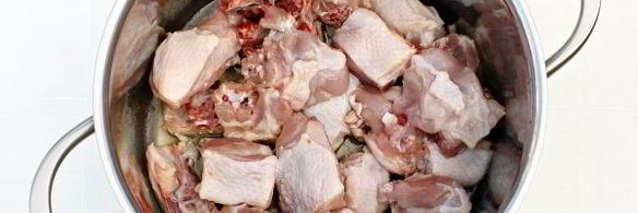 плов с курицей в кастрюле