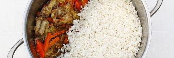 плов с курицей в кастрюле