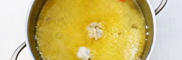 плов с курицей в кастрюле