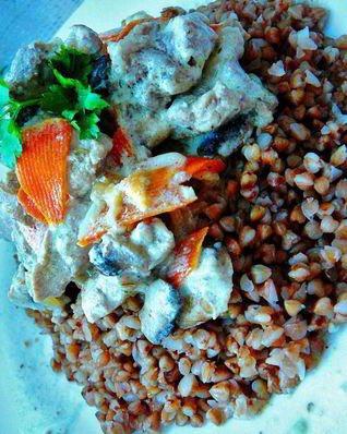 Ароматное рагу из свинины и грибов