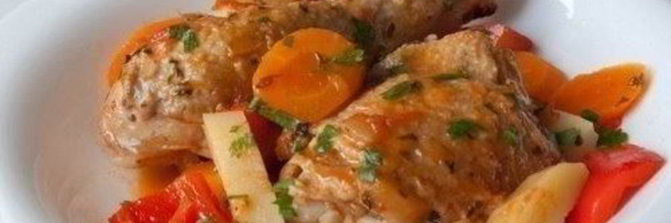 Фрикасе по-креольски из курицы в томатном соусе