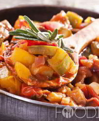 Овощное рагу с баклажанами, картошкой и мясом