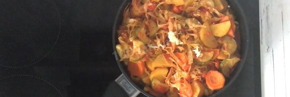 овощное рагу с кабачками, картошкой и капустой