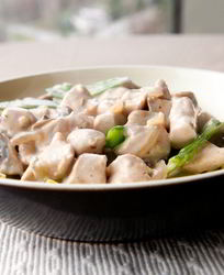 Пикантное куриное фрикасе с грибами