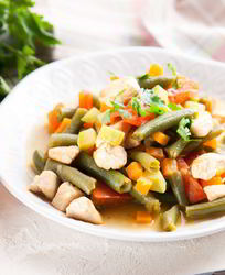 Рагу из курицы и стручковой фасоли