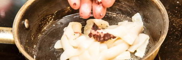 рагу из морепродуктов с соусом зеленый перец