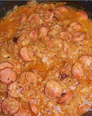 Рагу из сосисок с овощами и грибами