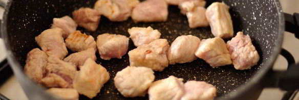 рагу из свинины с черносливом и портвейном в мультиварке