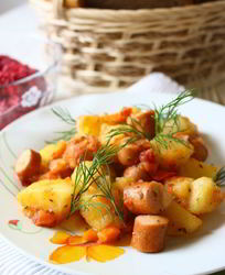 Рагу с картофелем и сосисками