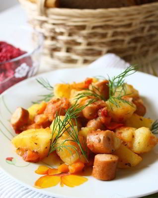 Рагу с картофелем и сосисками