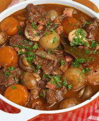 Рагу с овощами, мясом и грибами