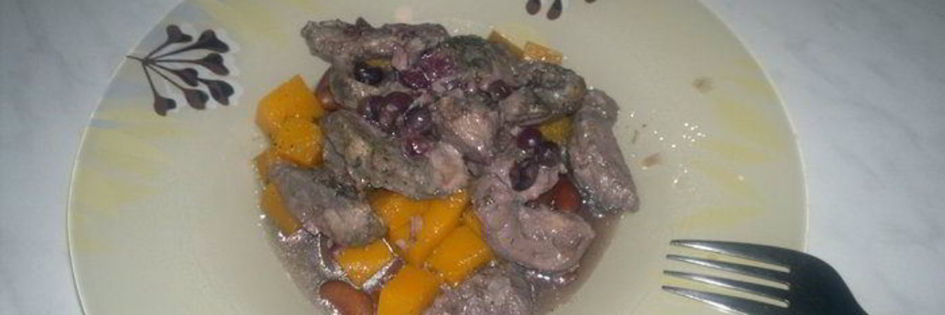 Утиная грудка в горшке, рагу из фасоли и сладкой тыквы