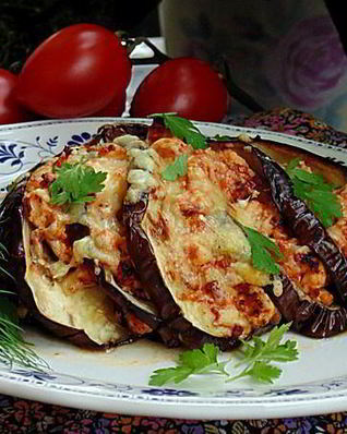 Веер из баклажана с куриным рагу