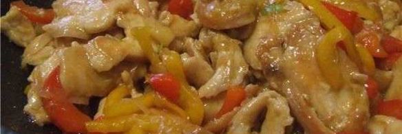 рисовая лапша с индюшиным филе и овощами