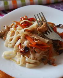 Рисовая лапша с морепродуктами