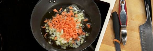 котлета кордон блю из индейки на свекольном ризотто