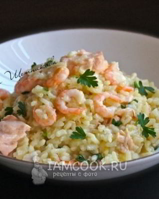 Ризотто с креветками и семгой