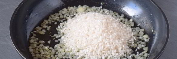 ризотто с креветками в сливочном соусе