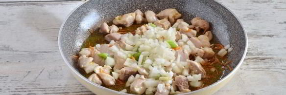 ризотто с курицей и овощами