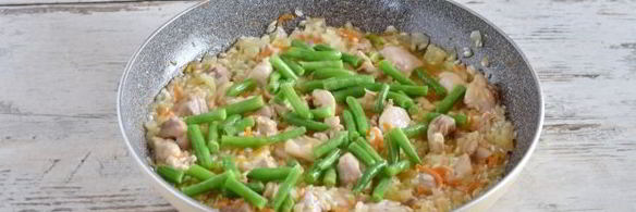 ризотто с курицей и овощами