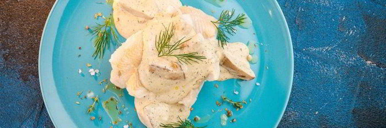 Филе палтуса под грибным соусом