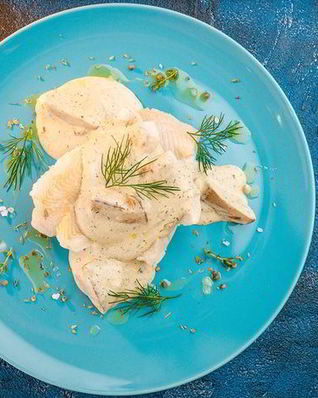 Филе палтуса под грибным соусом