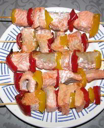 Форель на шпажках