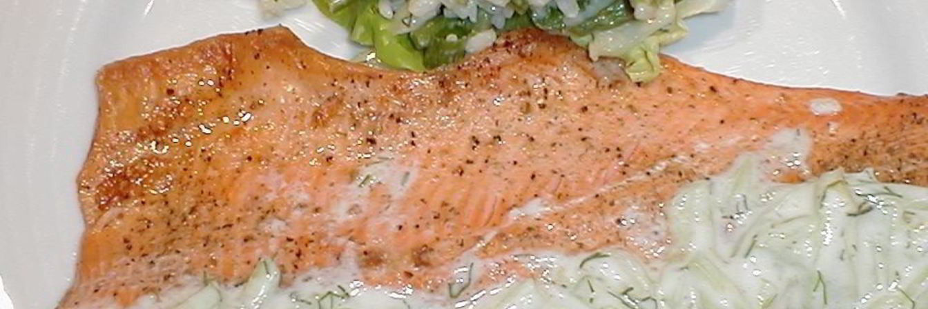 Форель с огуречным соусом