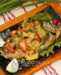 Карп запеченный с овощами