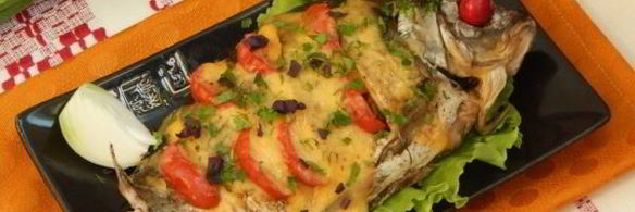 карп запеченный с овощами