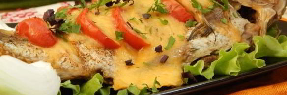карп запеченный с овощами