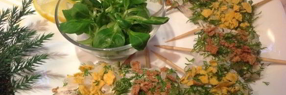 хрустящая селедка на шпажках