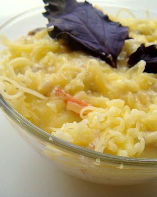 Креветки в белом соусе с сердечками