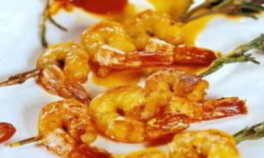 Рецепт креветок, жаренных на ветках розмарина