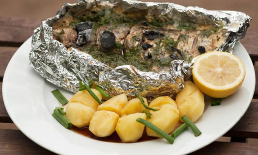 Рецепт леща, запеченного в яйце с укропом