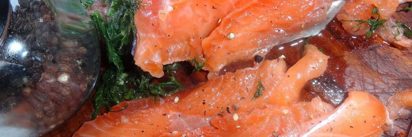 Лосось малосольный в укропе