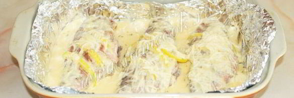 морской окунь в сырном соусе