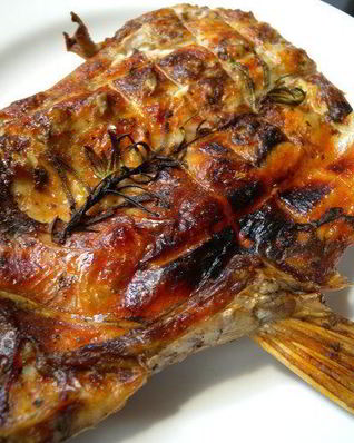 Пеленгас с розмарином на углях