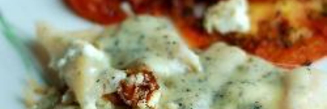 Рыба с голубым сыром и жареными помидорами