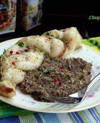 Рыбная косичка, запеченная в духовке с черным соусом