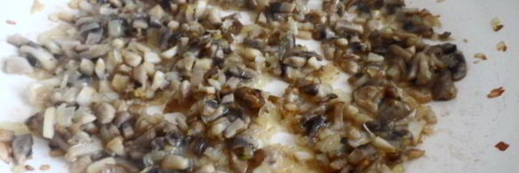 рыбные палочки с картофелем и грибами