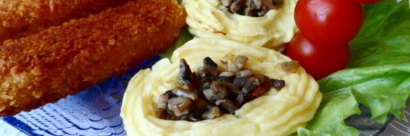 рыбные палочки с картофелем и грибами